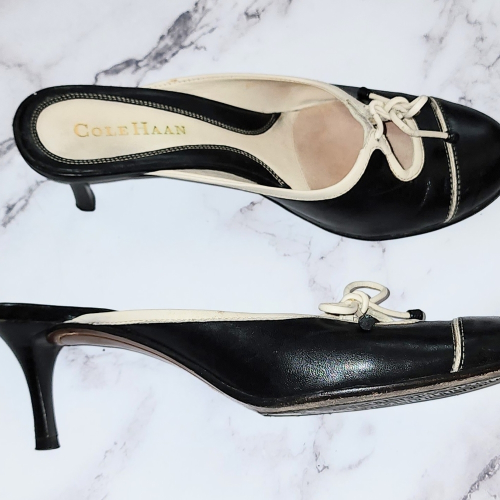 Vintage 90s Cole Haan Black and Cream Kitten Heels Womens Size 6B